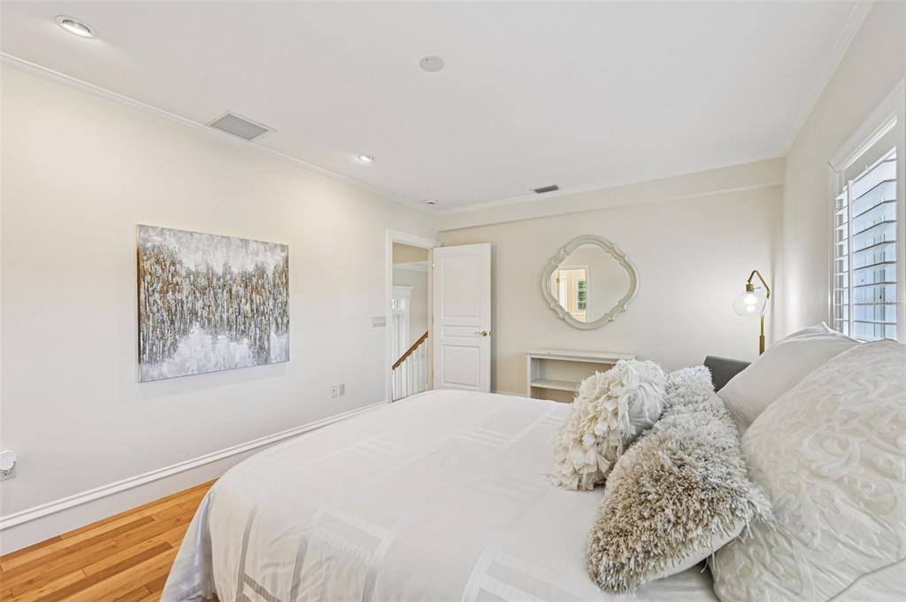 1121 Morningside Place Sarasota, FL 34236 - Photo 37 of 76