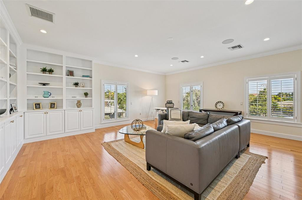 1121 Morningside Place Sarasota, FL 34236 - Photo 45 of 76