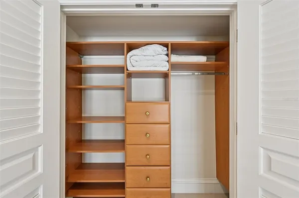 a view of entryway front of a house