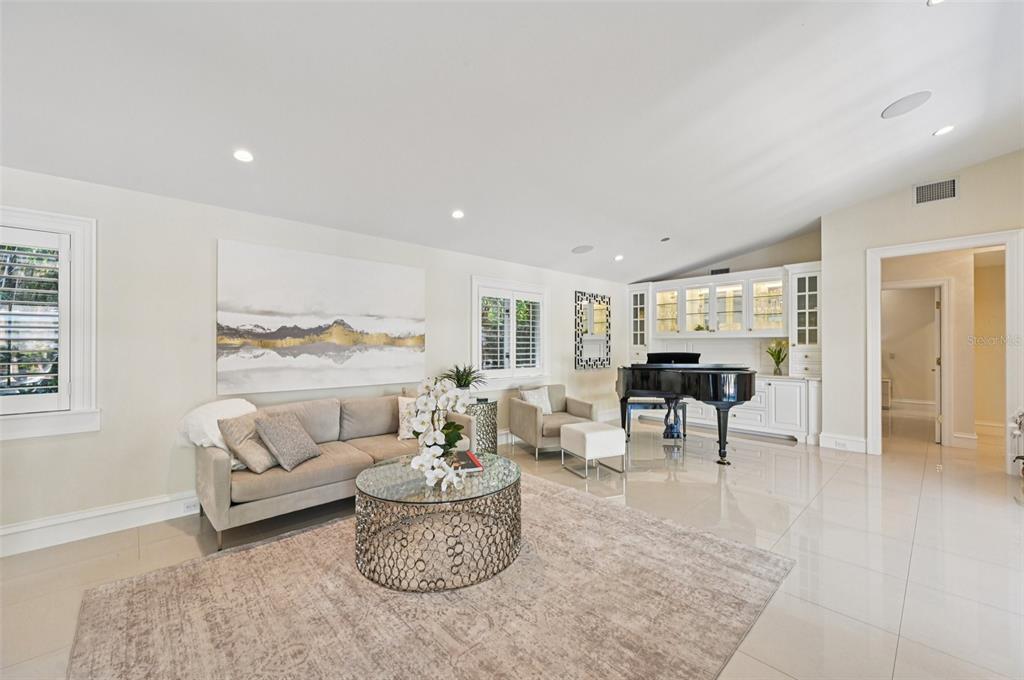 1121 Morningside Place Sarasota, FL 34236 - Photo 9 of 76