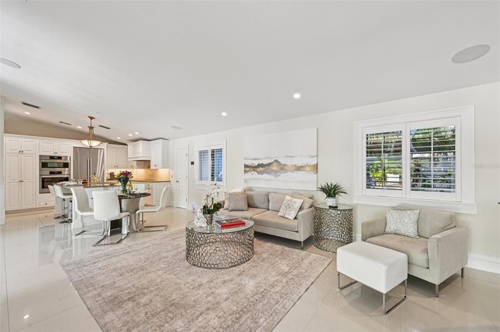 1121 Morningside Place Sarasota, FL 34236 - Photo 10 of 76