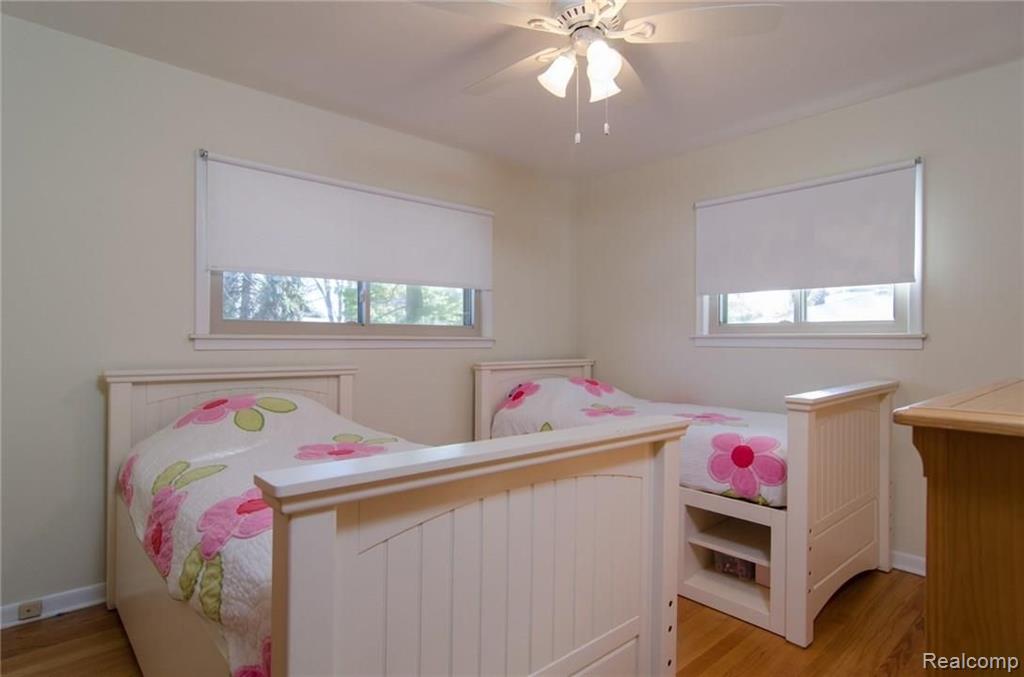 28383 Westerleigh Road Farmington Hills, MI 48334 - Photo 9 of 18