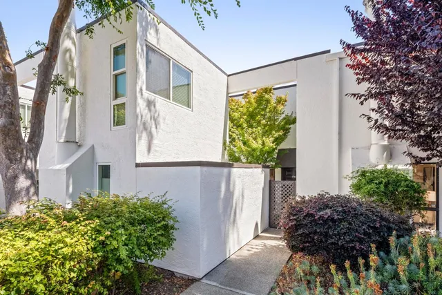 $899,000 | 2001 Alameda De Las Pulgas, Unit 174, San Mateo, CA 94403