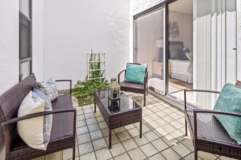 $899,000 | 2001 Alameda De Las Pulgas, Unit 174, San Mateo, CA 94403