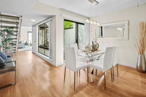 $899,000 | 2001 Alameda De Las Pulgas, Unit 174, San Mateo, CA 94403