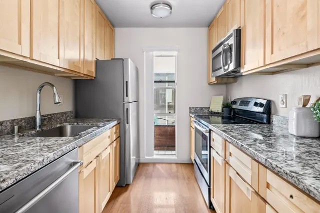 $899,000 | 2001 Alameda De Las Pulgas, Unit 174, San Mateo, CA 94403