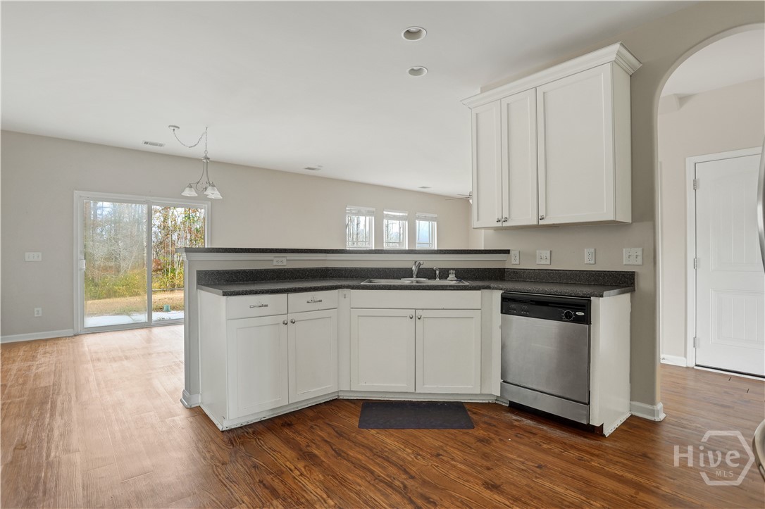 168 Magnolia Drive Pooler, GA 31322 - Photo 17 of 52 Kitchen view of breakfast nook and living space