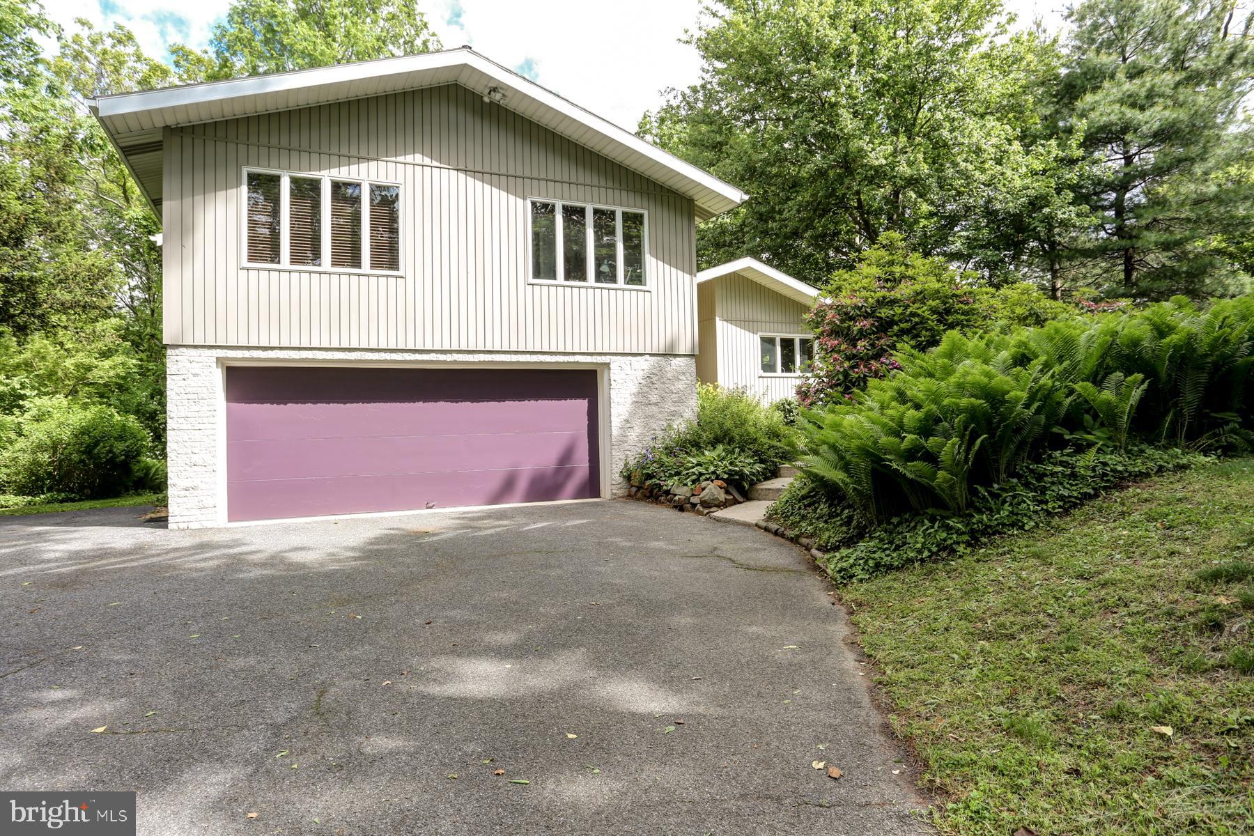 1155 Ridge Road Elizabethtown, PA 17022 - Photo 2 of 53 Attached 2 car garage