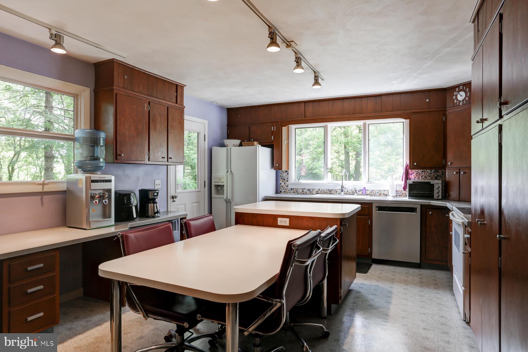1155 Ridge Road Elizabethtown, PA 17022 - Photo 11 of 53 Eat in kitchen