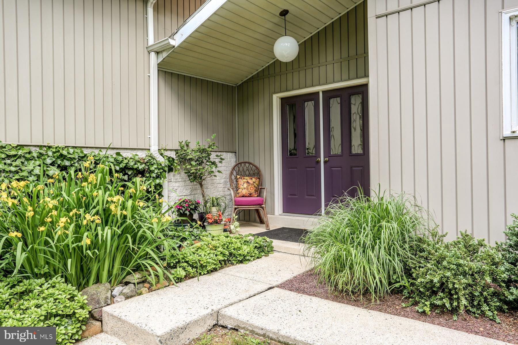 1155 Ridge Road Elizabethtown, PA 17022 - Photo 3 of 53 Welcoming front porch