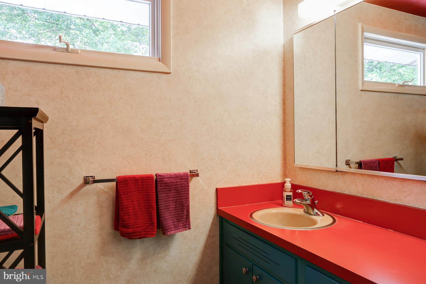 1155 Ridge Road Elizabethtown, PA 17022 - Photo 31 of 53 Full bathroom #2