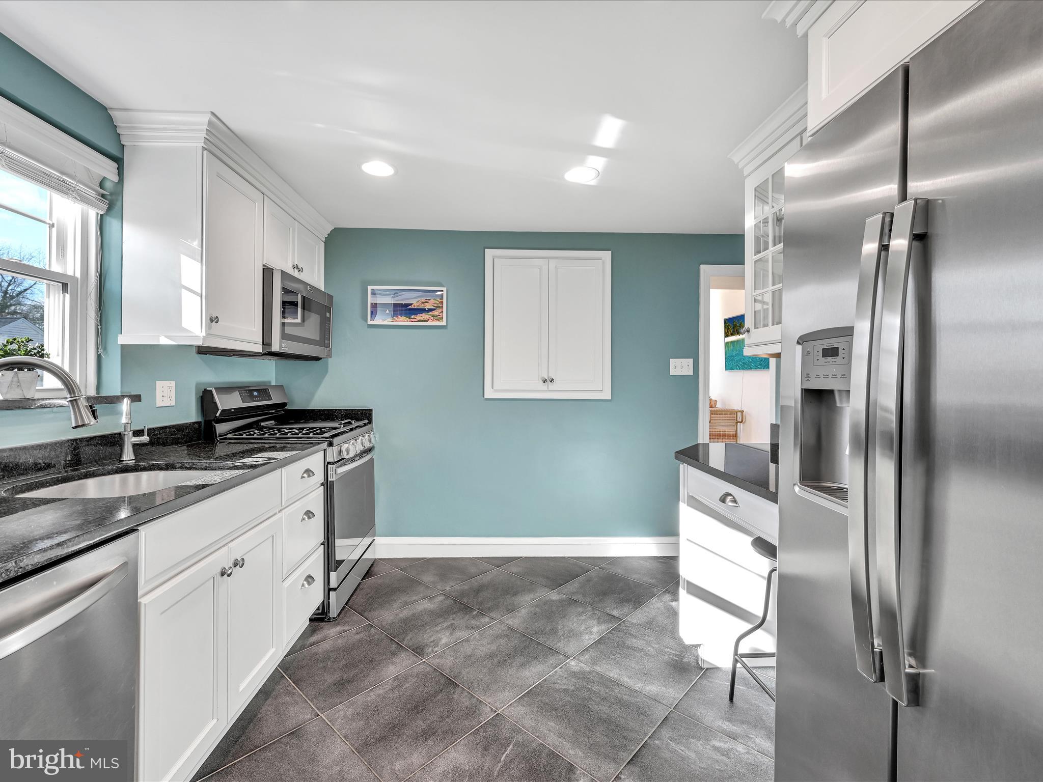 1027 Cardinal Road Audubon, PA 19403 - Photo 8 of 29 Efficient Kitchen for Cooking and Entertaining