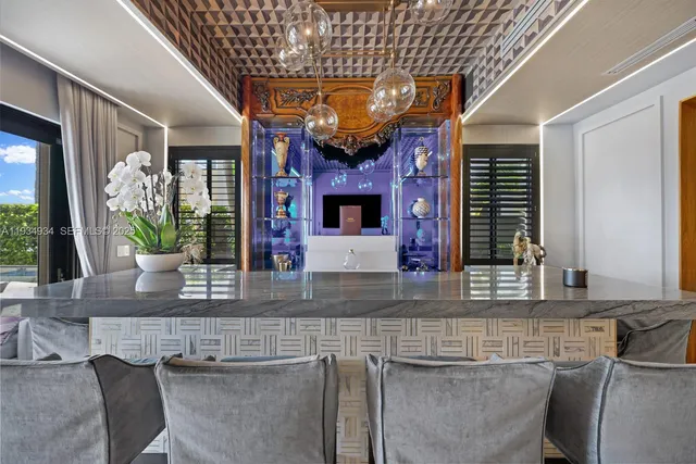 $18,900,000 | 176 South Hibiscus Drive, Miami Beach, FL 33139