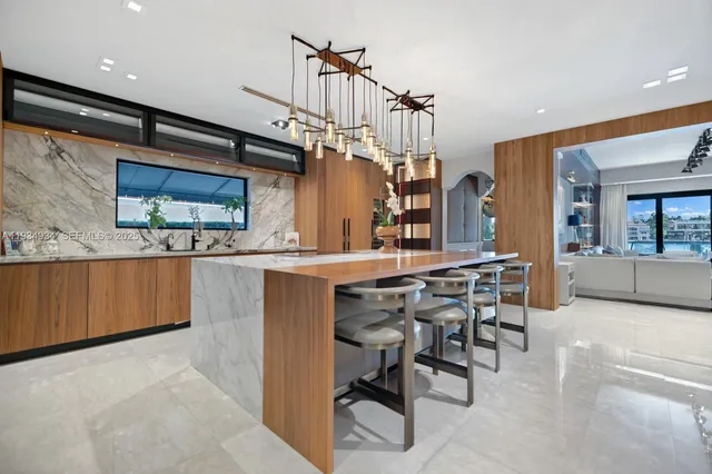 $18,900,000 | 176 South Hibiscus Drive, Miami Beach, FL 33139