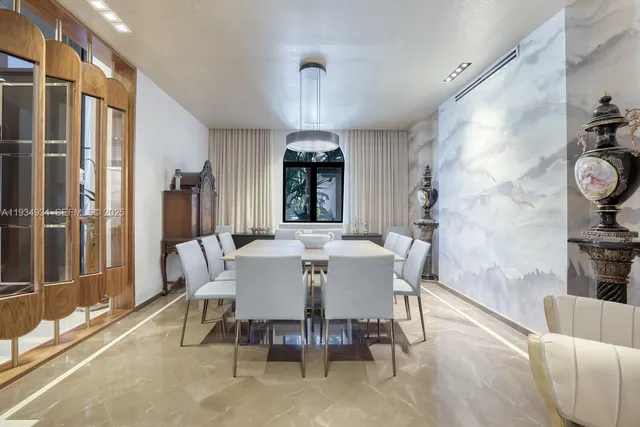 $18,900,000 | 176 South Hibiscus Drive, Miami Beach, FL 33139