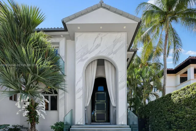$18,900,000 | 176 South Hibiscus Drive, Miami Beach, FL 33139