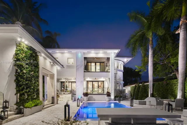 $18,900,000 | 176 South Hibiscus Drive, Miami Beach, FL 33139