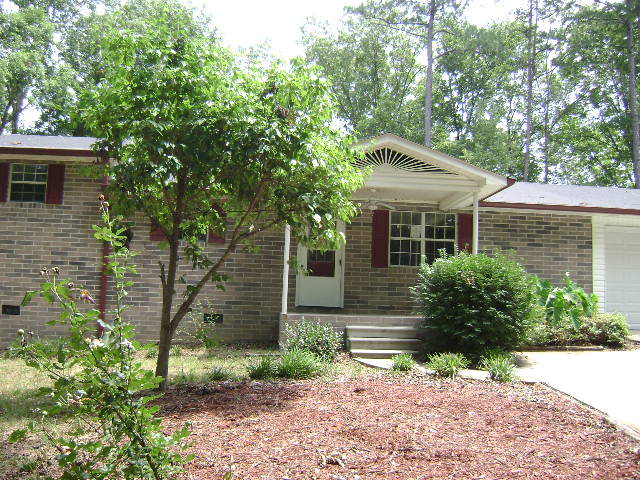 562 B Richardson Road Northeast Dalton, GA 30721 - Photo 1 of 1 Main View