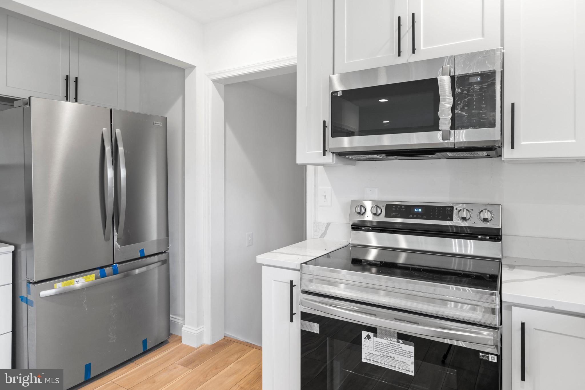 1610 Solomons Island Road Huntingtown, MD 20639 - Photo 11 of 34 Stainless steel appliances