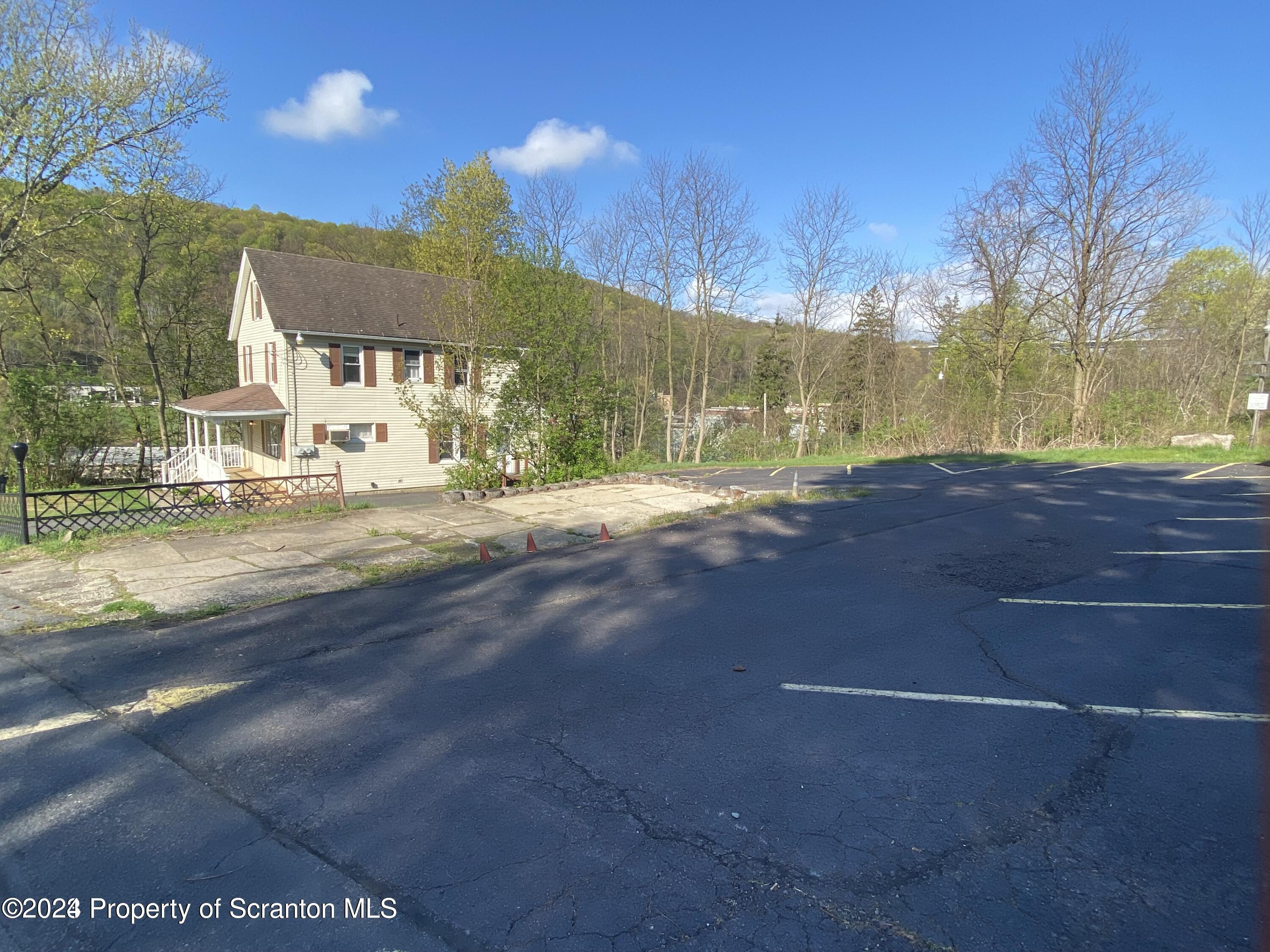 105 Willowbrook Road Clarks Summit, PA 18411 - Photo 6 of 22 Gallery Image 6