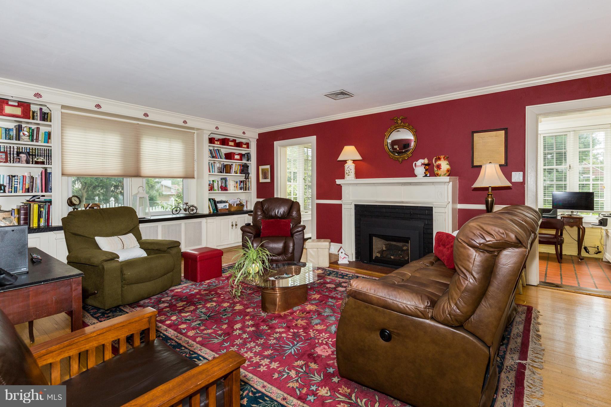 523 Washington Road Westminster, MD 21157 - Photo 12 of 30 Living Room
