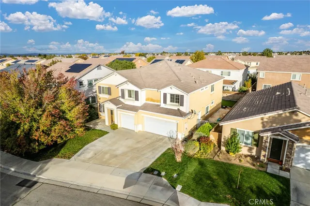 a view of building with outdoor space