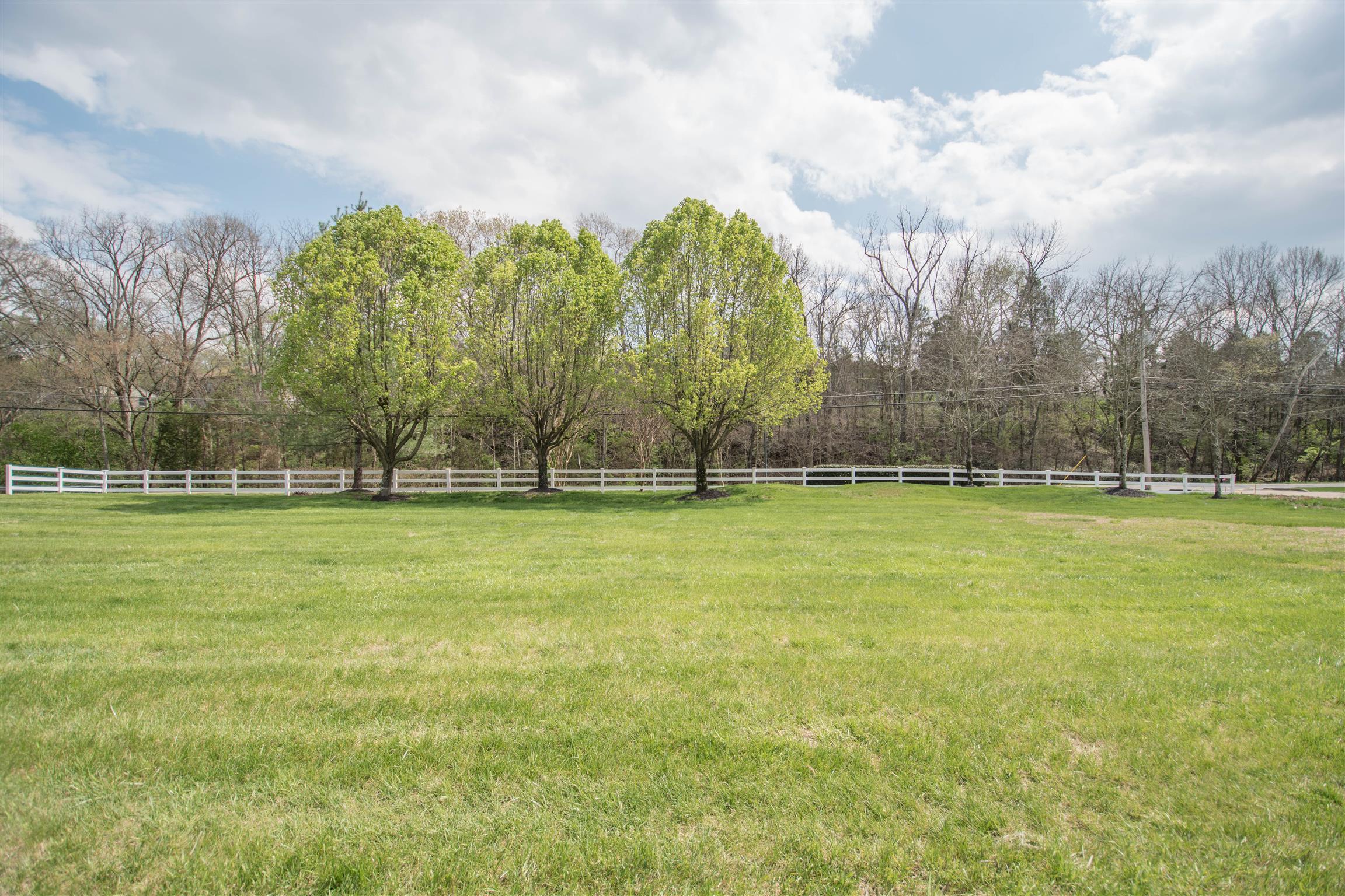 1345 Center Point Road Hendersonville, TN 37075 - Photo 4 of 27 a view of a green field