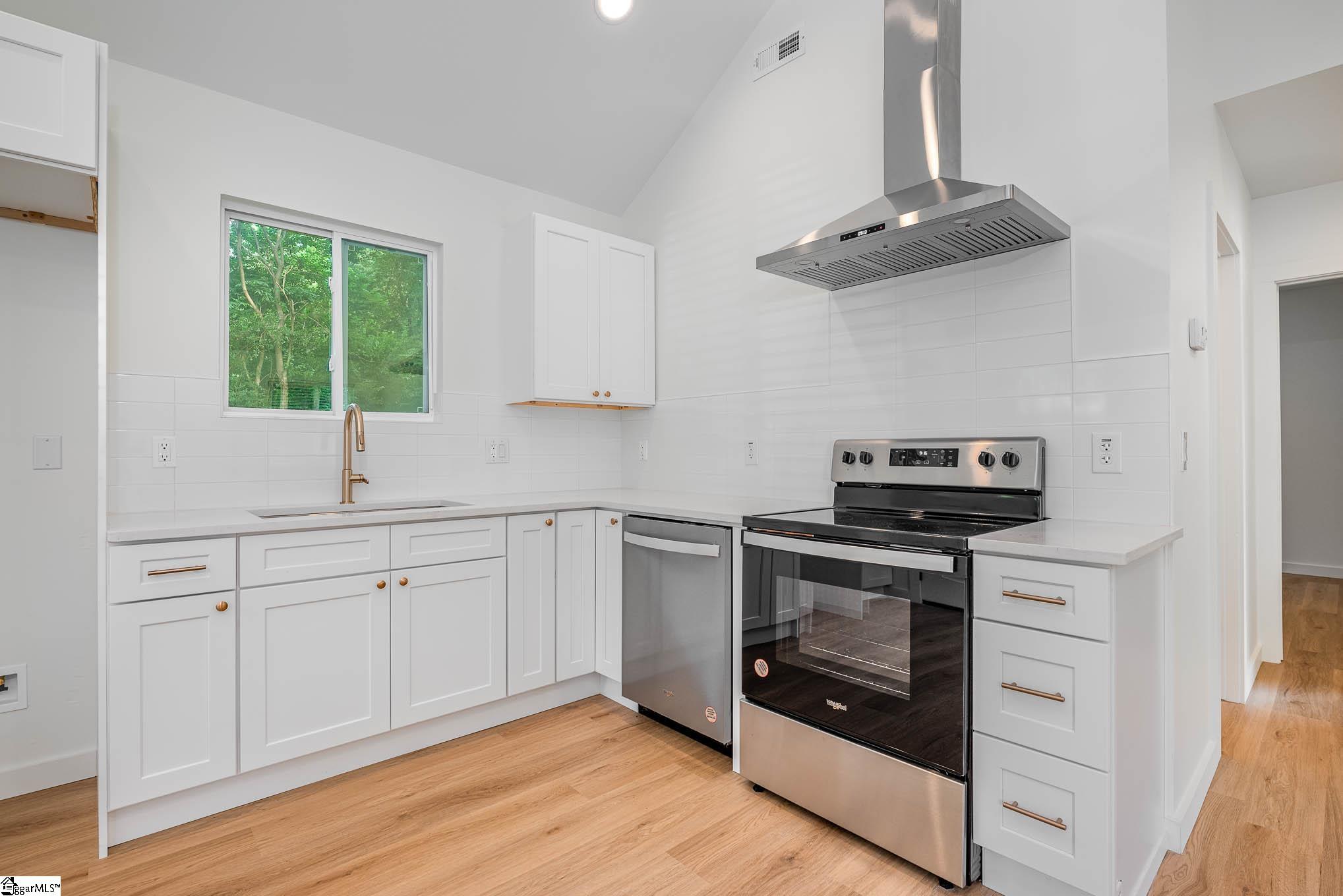 7419 Valley Falls Road Spartanburg, SC 29303 - Photo 7 of 22 Gallery Image 7