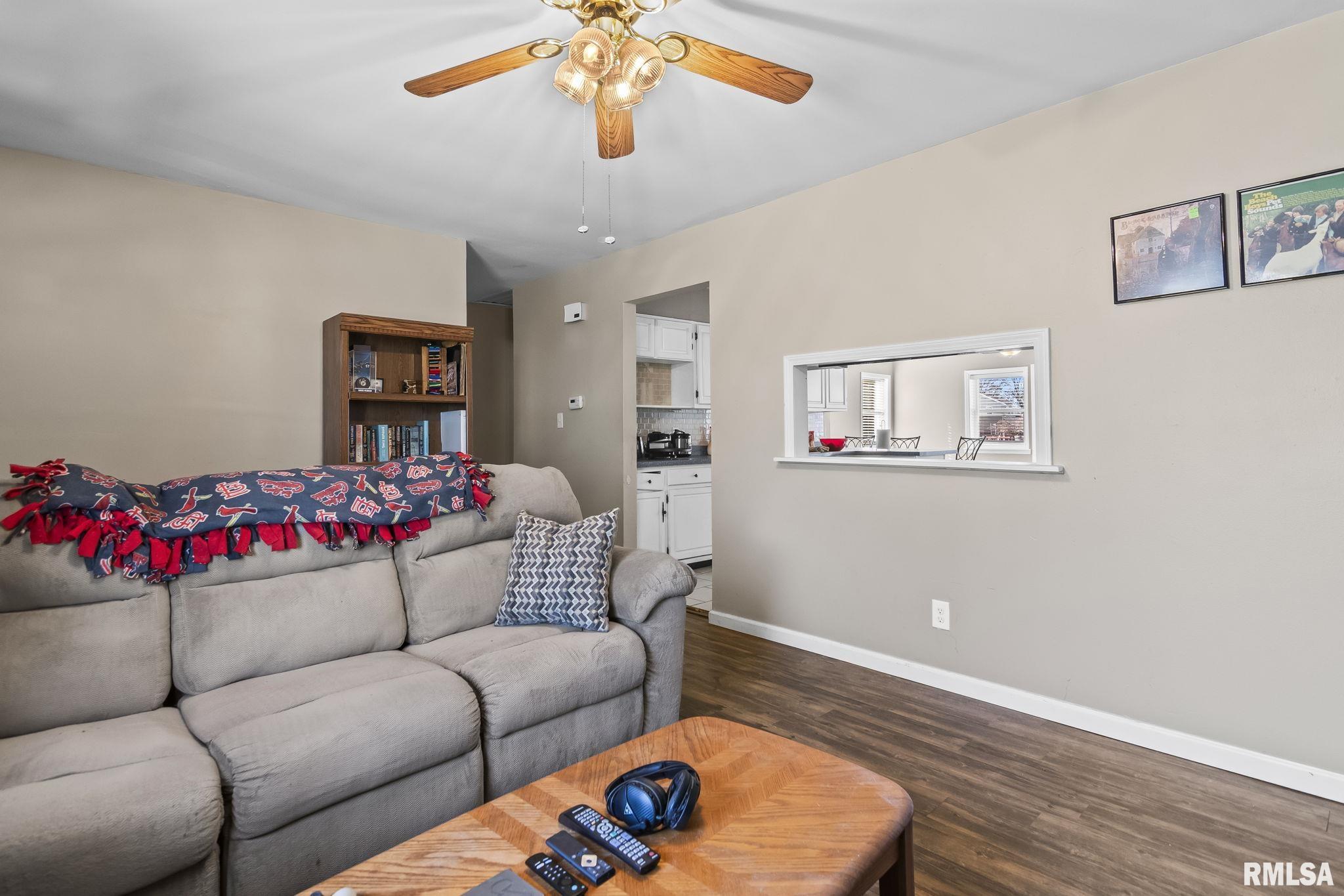 2101 Henley Road Springfield, IL 62702 - Photo 4 of 34