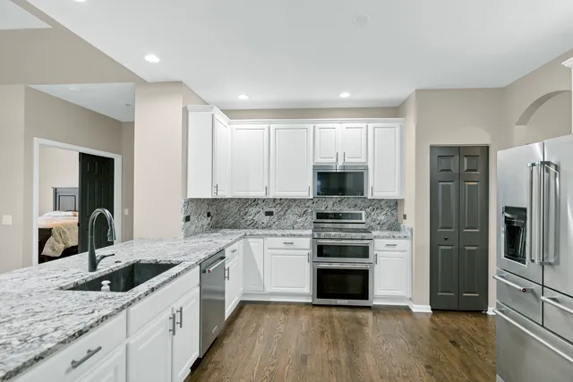 $3,900 | 2660 Harnish Drive, Algonquin, IL 60102