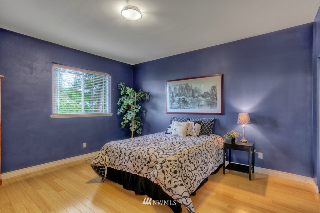 12403 155th Avenue Southeast Renton, WA 98059 - Photo 11 of 24 Gallery Image 11