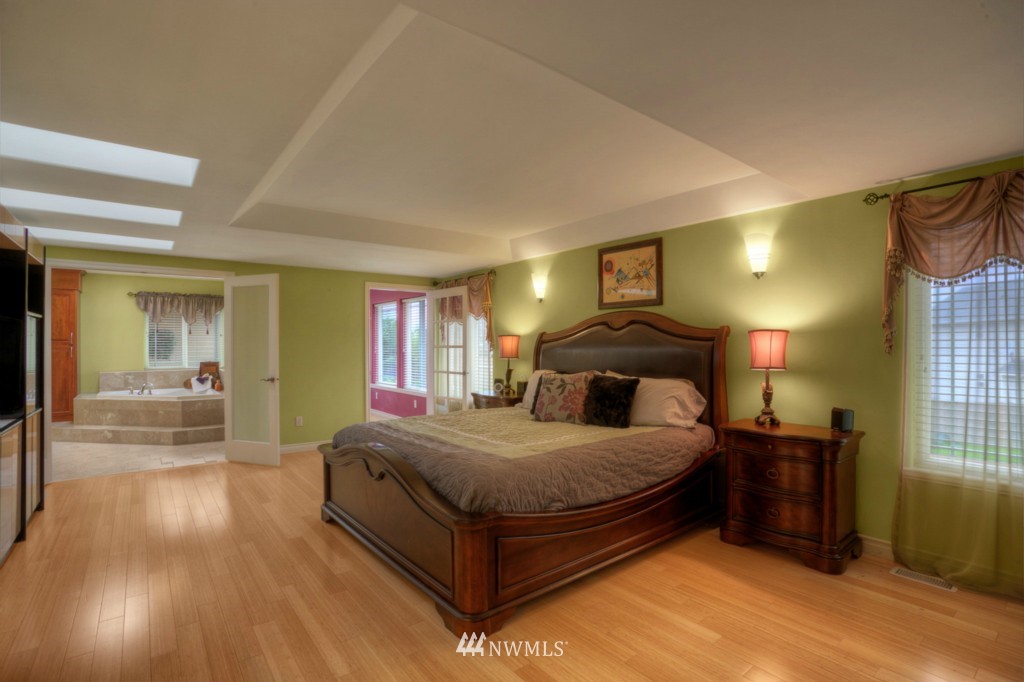 12403 155th Avenue Southeast Renton, WA 98059 - Photo 17 of 24 Gallery Image 17