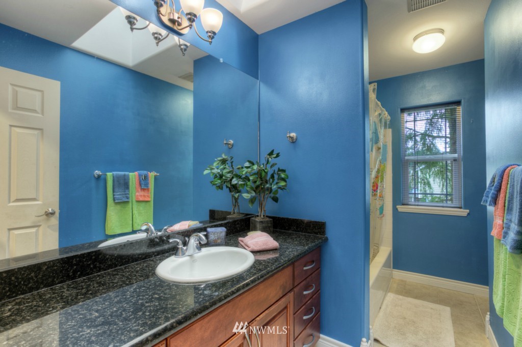 12403 155th Avenue Southeast Renton, WA 98059 - Photo 20 of 24 Gallery Image 20