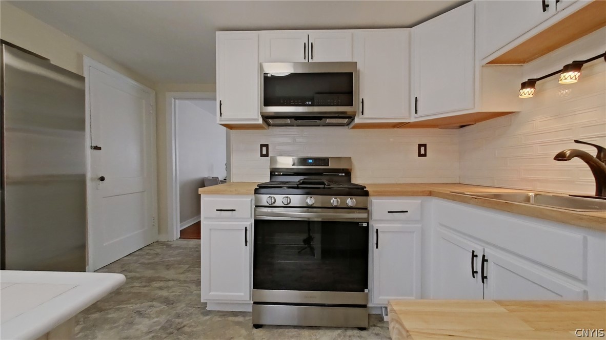 408 Coolidge Road Utica, NY 13502 - Photo 7 of 37