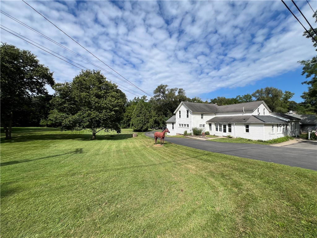 9 Mile Point Road Perinton, NY 14450 - Photo 2 of 29 Gallery Image 2