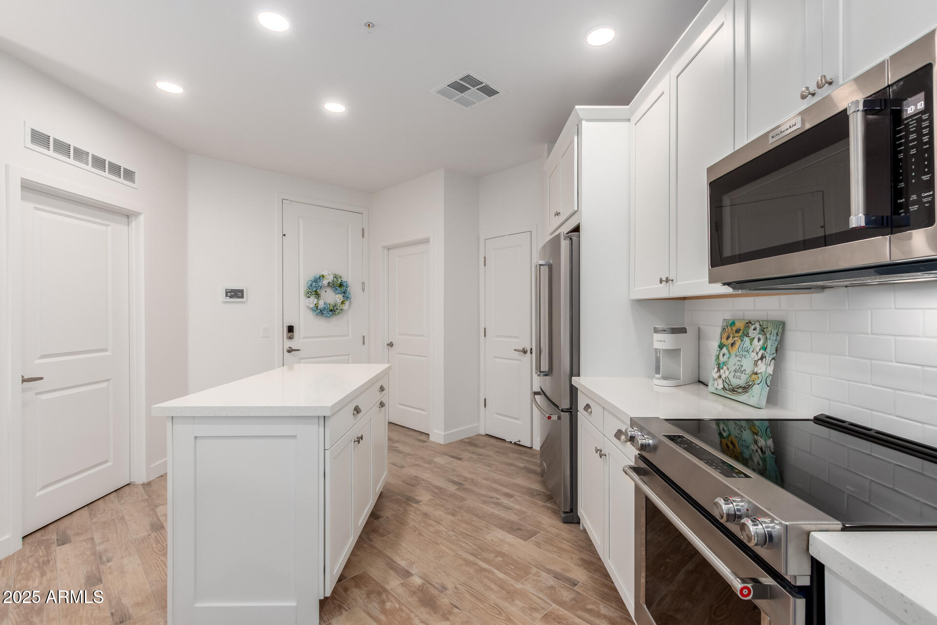 2511 West Queen Creek Road, Unit 174 Chandler, AZ 85248 - Photo 4 of 49 Kitchen