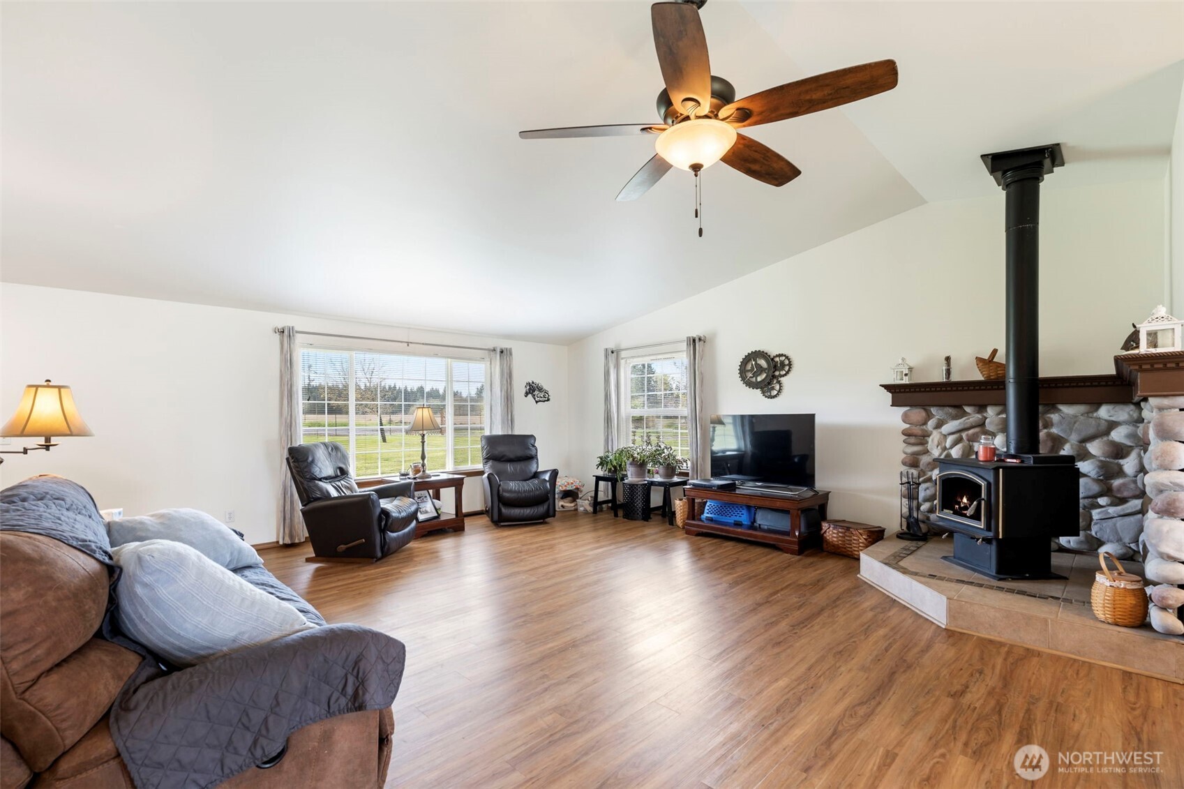 689 Rhoades Road Winlock, WA 98596 - Photo 11 of 37 Gallery Image 11