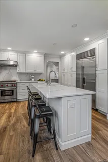 $1,348,000 | 19 Evon Drive, Syosset, NY 11791