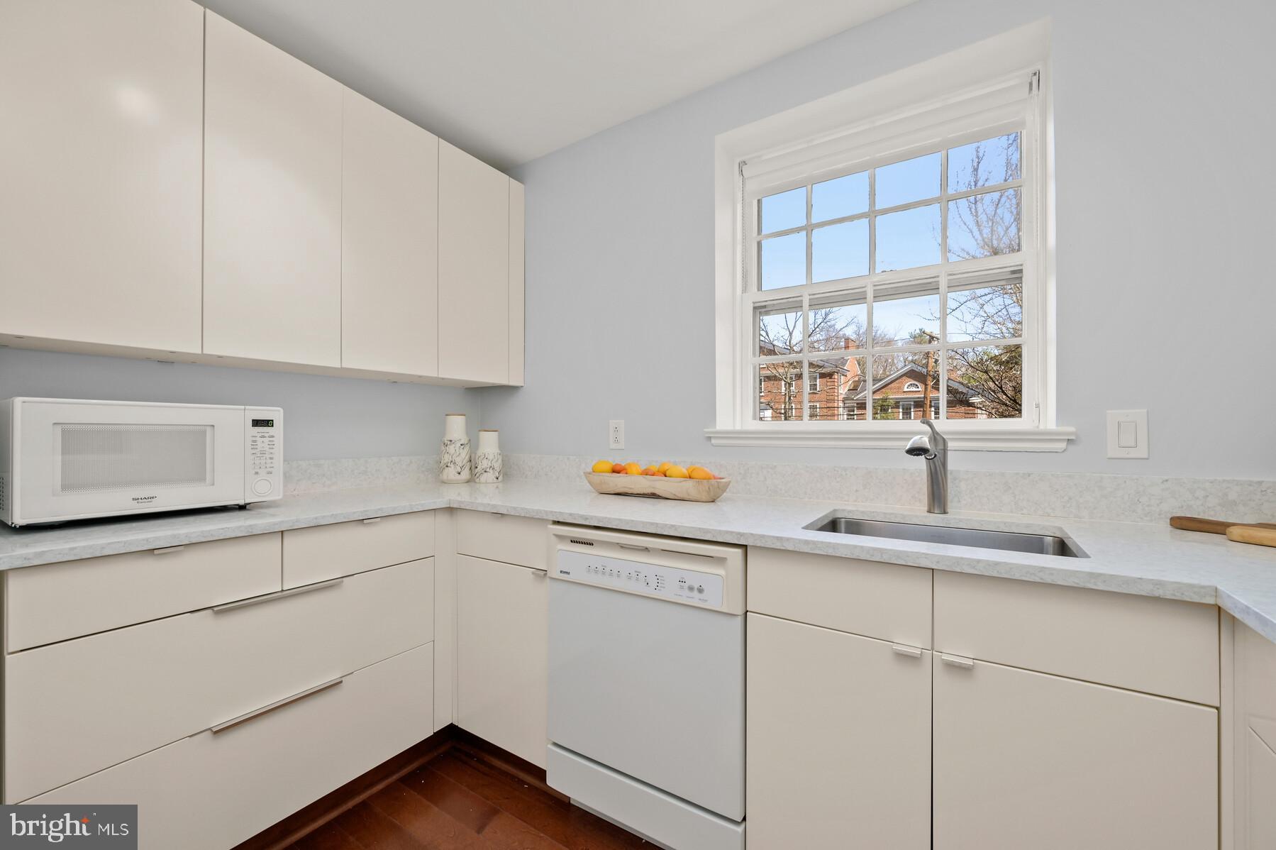 3520 39th Street Northwest, Unit B656 Washington, DC 20016 - Photo 10 of 42