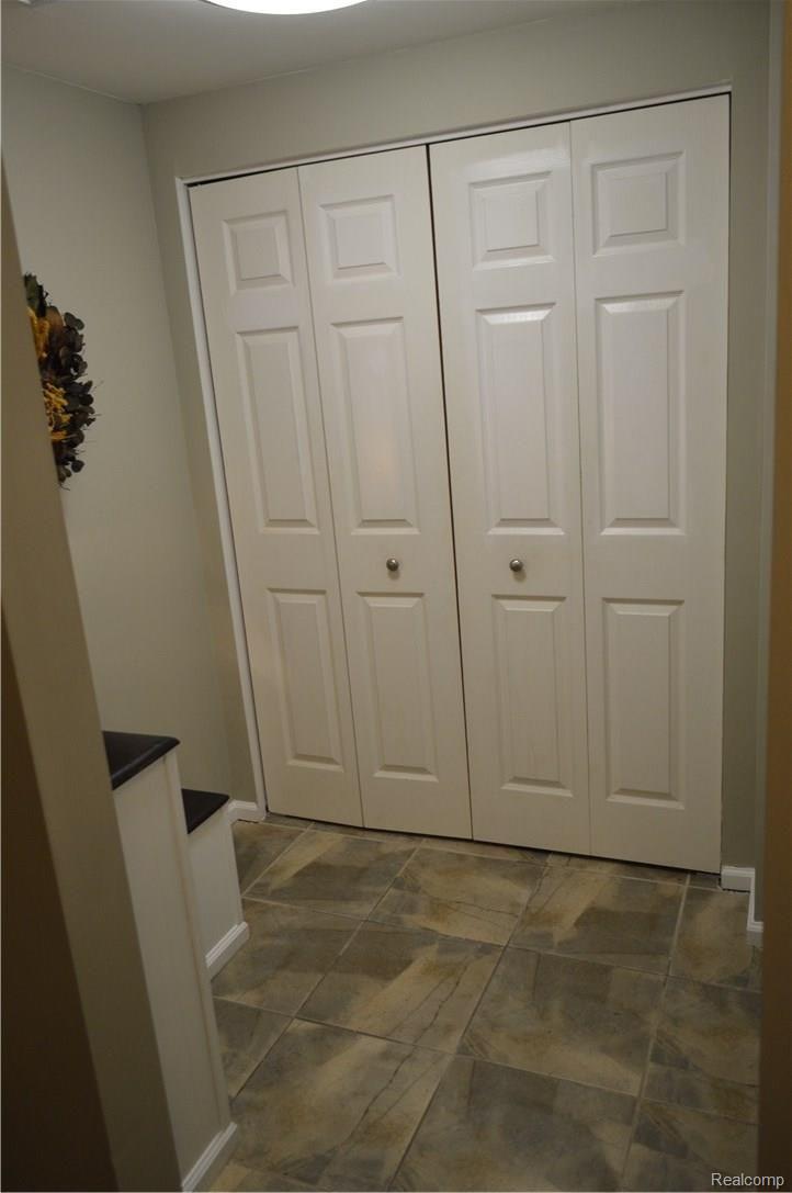 742 Caribou Court Rochester, MI 48307 - Photo 21 of 58 Mud Room off of garage/side entrance
