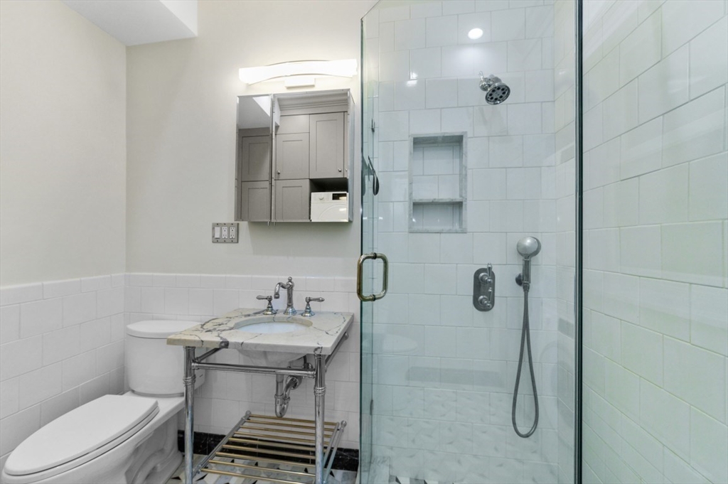 13 South Russell Street, Unit 2 Boston, MA 02114 - Photo 9 of 11