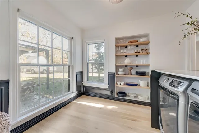 a view of an empty room and window