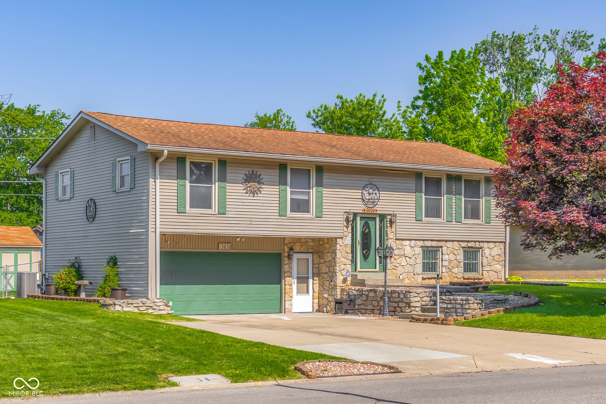 3030 Flintwood Drive Columbus, IN 47203 - Photo 1 of 58