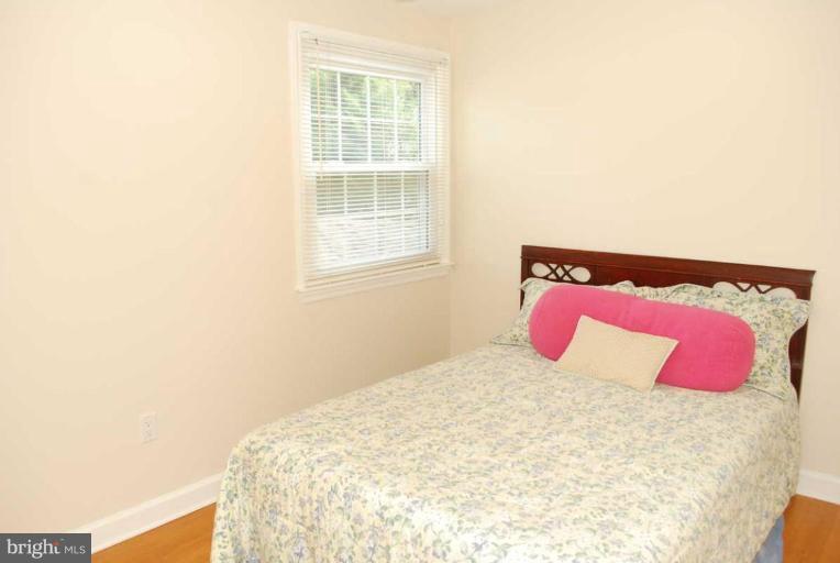 8719 Waterford Road Alexandria, VA 22308 - Photo 18 of 24 Bedroom #5