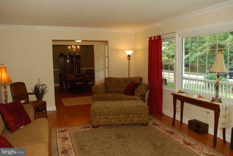 8719 Waterford Road Alexandria, VA 22308 - Photo 3 of 24 Living Room #2