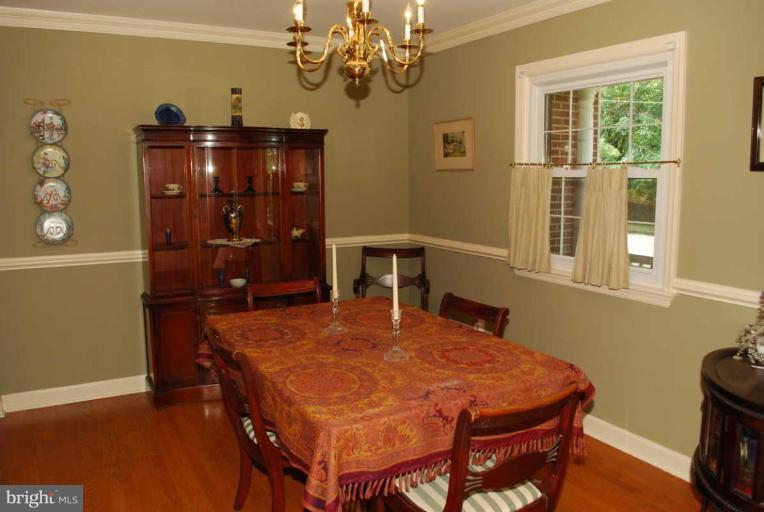 8719 Waterford Road Alexandria, VA 22308 - Photo 5 of 24 Dining Room