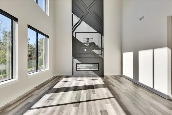 $4,200 | 1304 Minnie Drive, Austin, TX 78732