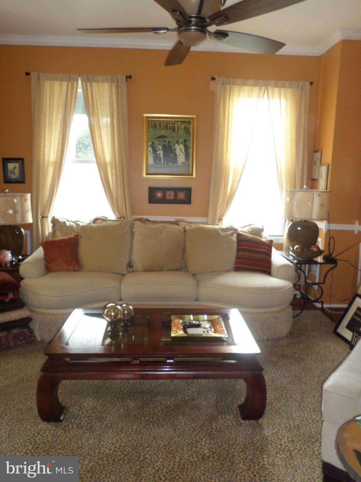 439 Park Road Northwest Washington, DC 20010 - Photo 5 of 25 Living Room