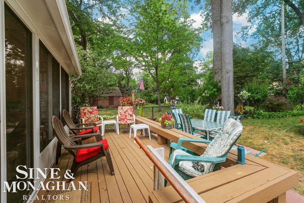 1854 Severn Road Grosse Pointe, MI 48236 - Photo 28 of 36 50109130-31.JPG