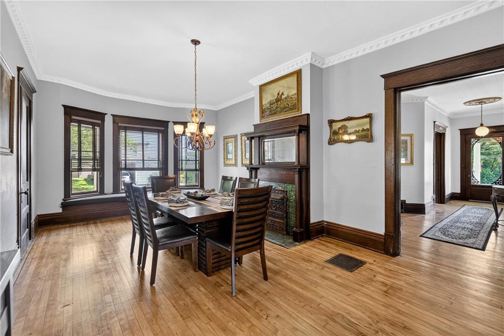 24 Shady Avenue Burgettstown, PA 15021 - Photo 19 of 50 Gorgeous dining room with bay window with built in bench.